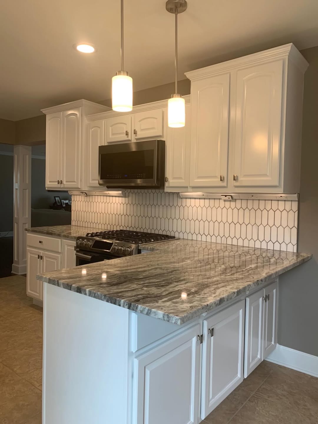 River Green Granite Kitchen — custom stone countertop project by Chicago Stone Gallery, Addison IL